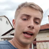 Širi se video mladića iz Bijeljine koji hoda gradom i prijeti Bošnjacima: Kaže da je naoružan
