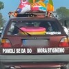 Turist iz Srbije na stari Golf nalijepio urnebesan natpis: Pomoli se da do mora stignemo