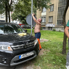 Muškarac na Grbavici odšarafio znak zabrane parkiranja da bi parkirao automobil