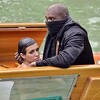 Kanye West i Bianca Censori dobili zabranu vožnje čamcem nakon što su snimljeni u eksplicitnim pozama