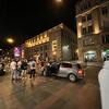 Saobraćajna nesreća u centru Sarajeva: Automobil završio na trotoaru i srušio semafor