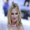 Kate Moss snimljena s cigaretom samo nekoliko sedmica nakon odluke o prestanku pušenja