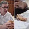 Ljudi primijetili jedan detalj tokom Vučićevog doručka: Ma nije ni zagrizao sendvič