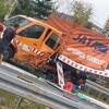 Pet osoba povrijeđeno na autoputu kod Kaknja, Passat udario u parkirani kamion ophodnje
