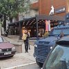 Kosovska policija pretresa stan Milana Radoičića, oklopna vozila na ulicama