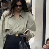 Fotografija koja budi emocije: Siromašna djevojčica čežnjivo posmatrala Kendall Jenner