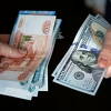 Rublja oslabila iznad simbolične vrijednosti od 100 rublji za jedan dolar