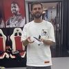Pjanić saigraču poklonio novi iPhone 15, pogledajte njegovu reakciju