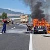 Na autoputu kod Kaknja u potpunosti izgorio Golf, saobraćaj usporen