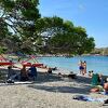 Kako izgleda oktobar u Makarskoj: Plaže ispunjene posjetiteljima, najhrabriji se kupaju