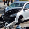 Teška nesreća u centru Banje Luke: Sudar auta i motocikla, jedna osoba u teškom stanju