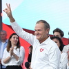 Izlazne ankete pokazuju da je vladajuća partija izgubila većinu u Poljskoj, slavi Donald Tusk
