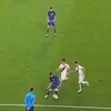 Dvojica krenula na Messija, on ih "riješio" brutalnim driblingom kraj aut linije