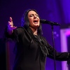 Kaliopi oduševila Sarajlije energijom na koncertu: U jednom trenutku sišla s bine i grlila publiku