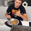 Ahmedhodžić se od povrede oporavlja uz burek, supruga Marijana se pohvalila specijalitetom
