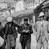 Fotografija snimljena na Baščaršiji sredinom 1920-ih: Kako su se Sarajlije tada oblačile