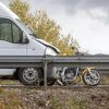U Hrvatskoj na autoputu poginule dvije osobe, kombi vukao motocikl 300 metara