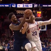 Nurkić zakucan za parket nakon udarca Embiida, ipak je uspio pružiti solidnu partiju