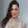 Ashley Graham od glave do pete u šljokicama: Prozirnom haljinom naglasila prepoznatljive obline
