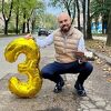 Vijećnik iz Novog Sarajeva s tortom i balonom "proslavio" treću godišnjicu rupe na cesti