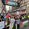 Hiljade ljudi šetali Baščaršijom i Ferhadijom kao podrška Gazi: Sarajevo razumije, BiH je uz Palestinu