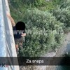 Maloljetnik u Širokom Brijegu rizikovao život za fotografiju: Visio s mosta držeći se jednom rukom