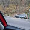 Prevrnuo se automobil kod Semizovca, povrijeđena jedna osoba