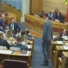 Haos u Skupštini Crne Gore: Abazović se zamalo potukao, drugi zastupnik ga zvao da "iziđu napolje"