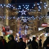 Praznična atmosfera na ulicama Sarajeva: Postavljene novogodišnje dekoracije