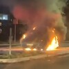 U centru Mostara izgorio automobil u pokretu, gasila ga tri vatrogasna vozila