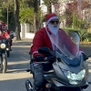Djeda mrazovi na motociklima prodefilirali Mostarom i darivali najmlađe građane