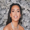 Optička iluzija ili Photoshop katastrofa? Detalj na fotografiji Kim Kardashian zbunio mnoge