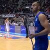 Lopta na utakmici u Zadru završila na najneobičnijem mogućem mjestu, Kamenjaš zogerom krenuo da je skine
