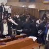 Zbog tajnog tunela došlo do žestokog sukoba u sinagogi u New Yorku, desila se i hapšenja