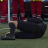 Nakratko prekinut susret u Bundesligi, pomoćni sudija ostao nepomično ležati na travnjaku