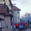 Lokalizovan požar na zgradi u Gradačcu, vatru gasili i vatrogasci iz Brčkog