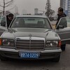 Automobili na cestama Sjeverne Koreje nisu česta pojava, ali pustoš zasjenjuju stariji premium modeli