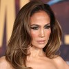 Jennifer Lopez se pojavila u neobičnoj kreaciji: Baršunasti korzet i utkani simboli