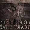 Sarajlije koje su uništile ploču zločincu Ratku Mladiću na Vracama moraju platiti 6.000 KM