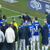 Nezapamćene scene u Bundesligi: Vođa navijača postrojio igrače i očitao im lekciju