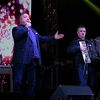 Na koncertu Halida Bešlića u Brčkom više od 15.000 ljudi uglas je pjevalo hitove