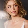 Sydney Sweeney u pripijenoj haljini podsjetila na izdanje Julije Roberts, nosila nakit od 75.000 dolara