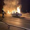 Banja Luka: Gorio policijski automobil MUP-a RS, šestorica vatrogasaca gasila vatru