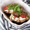 Donosimo vam recept za zdravi iftar: Pripremite supu od paradajza, caprese piletinu i voćni desert