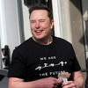 Nakon što mu je vratio račun na Twitteru, Musk odgovorio na objavu desničara povezanog s teroristom