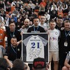 BH Fanaticosi i Pomozi.ba u Zenici okupili legende reprezentacije, mala heroina Hana izvela početni udarac