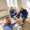 Glumac koji je zbog Vučića napustio Srbiju proslavio mjesec dana rada na baušteli: Uveče legnem miran