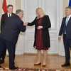 Orban se sastao sa članovima Predsjedništva BiH, džentlmenski poljubio ruku Željki Cvijanović