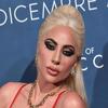 Lady Gaga snimljena u šetnji, zbog jednog detalja fanovi uvjereni da se pjevačica zaručila