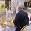 Gradonačelnica Karić na Baščaršiji sugrađanima dijelila baklave: Nastavljamo lijepu tradiciju